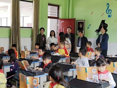 捐贈音樂課堂，補齊素質(zhì)教育短板